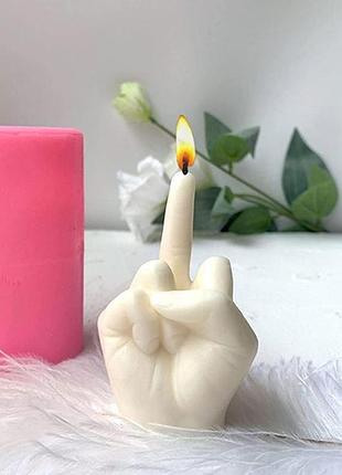 Яскрава парафінова свічка 9см середній палець