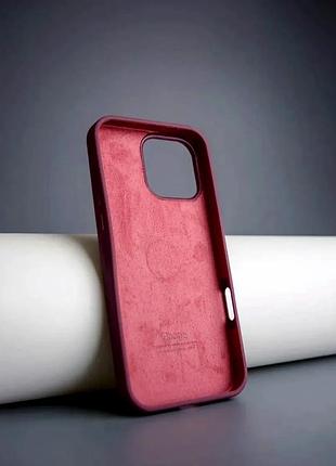 Чехол силиконовый silicone case full size для iphone 16 с микрофиброй внутри защитный бордовый 42.maroon