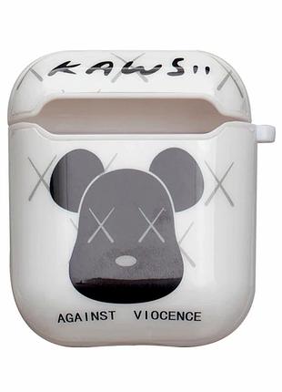 Футляр для наушников airpods kaws white из пластика и силикона с карабином для защиты моделей 1 и 2