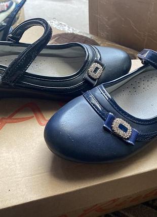 Туфлі на дівчинку сині і чорні
