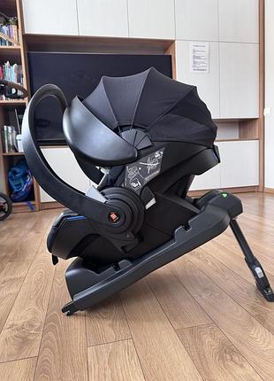 Автокрісло автолюлька stokke izi go modular x1 besafe база isofix.