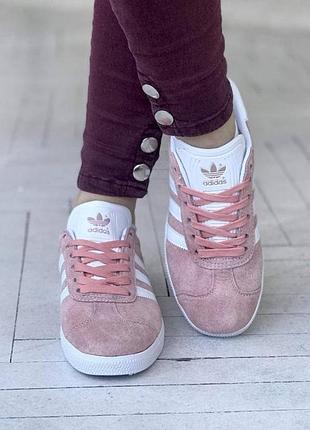 Жіночі кросівки adidas