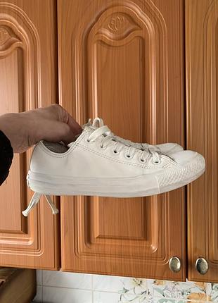Белые кеды — модель converse chuck taylor all star leather low top