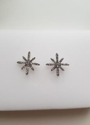 Серьги- гвоздики