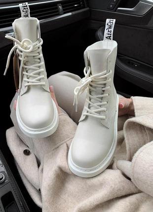 Ботинки dr. martens white cream (молочные)2 фото