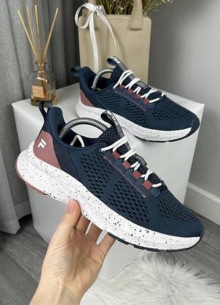Жіночі оригінальні кросівки fila