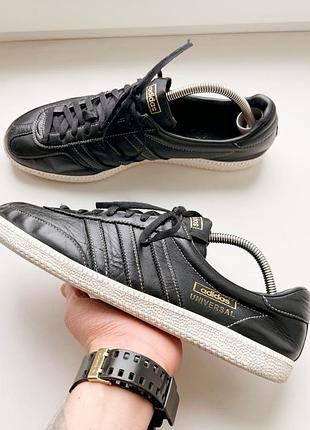 Мужские кожаные кроссовки adidas universal