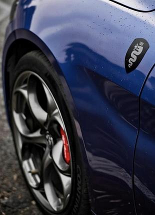 Шильдик biscione alfa romeo (наліпка)