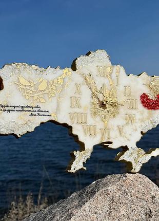 Часы настенные из эпоксидной смолы "карта украины" 60х38 см