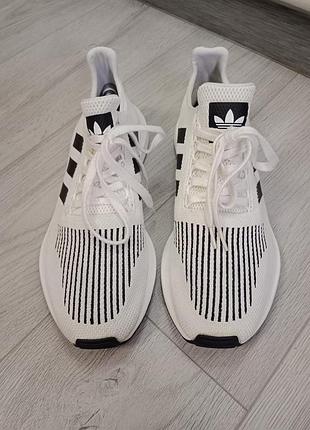 Кроссовки adidas 2