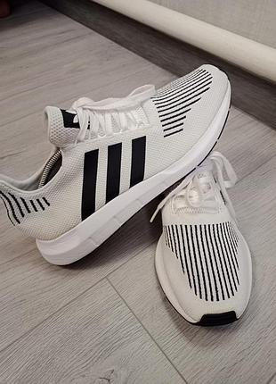 Кроссовки adidas 4