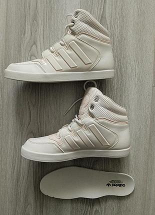 Кроссовки adidas женские размер 38.5, новые
