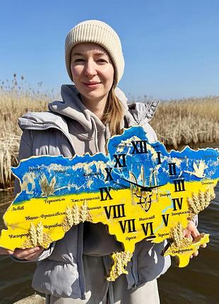 Часы настенные из эпоксидной смолы "карта украины" 50x32 см
