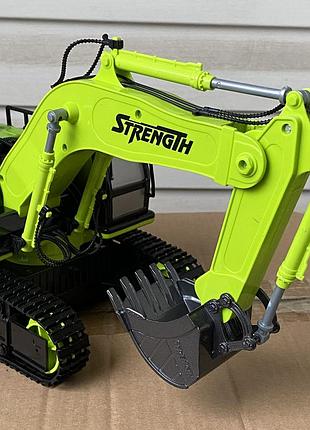 Екскаватор на радіокеруванні strength 1:20 11ch rc з металевим ковшем