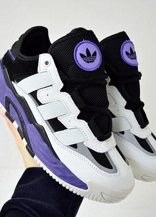 Продам кросівки жіночі adidas