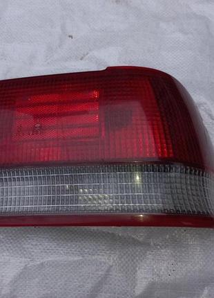 Задний правый фонарь mitsubishi lancer 4 хэтчбек 1992 год
