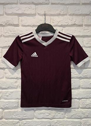 Футболка adidas на 7-8роков, 122-128см