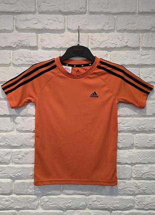 Футболка adidas на 7-8роков, 122-128см