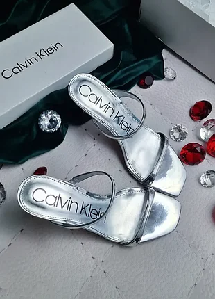 Calvin klein оригінал сріблясті босоніжки на шпильці