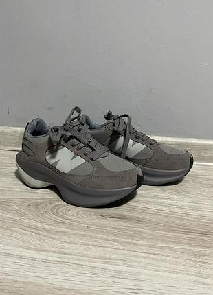 Жіночі якісні сірі кросівки new balance wrpd runner