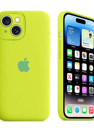 Чехол с защитой камеры kassel silicone camera protective для iphone 15 (60) ярко-зеленый shiny green