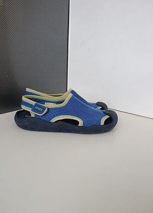 Детские босоножки crocs
