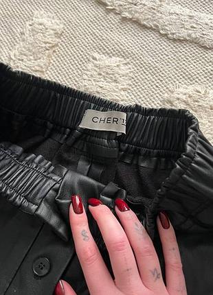 Cher17 шорти шкіряні