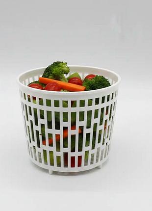 Контейнер для хранения продуктов 2,2л круглый пластиковый с дренажем для свежести овощей и фруктов