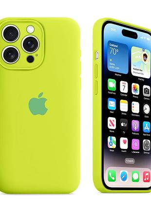 Чехол с защитой камеры kassel silicone camera protective для iphone 14 pro (60) ярко-зеленый shiny green