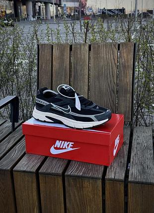 Кроссовки nike initiator