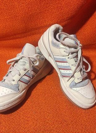 Детские кожаные кроссовки adidas