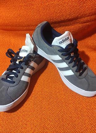 Замшевые кроссовки adidas