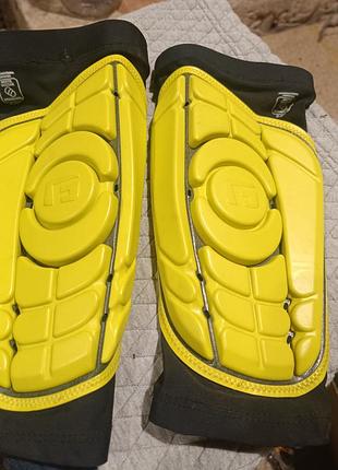 Футбольні щитки g-form pro-s — максимальний захист та комфорт