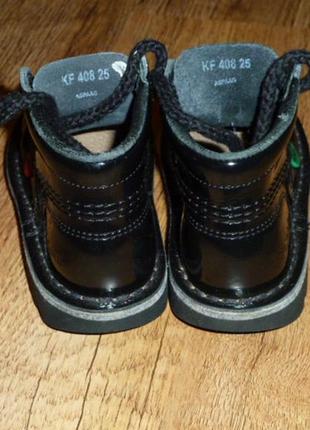 Натуральные кожаные лаковые ботинки kickers, р 255 фото