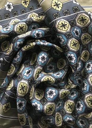 Изысканный платочек-гаврош из натурального шелка4 фото