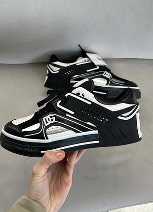 Dg black/white