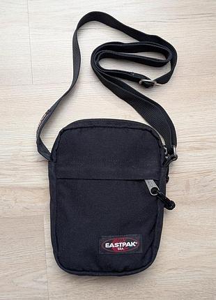 Сумка eastpak the one чорна крос-боді оригінал б/у