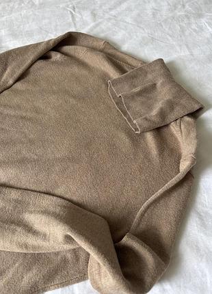 Светр - гольф від zara . колір в реальності світліший та приємніший . стан ідеальний. розмір s