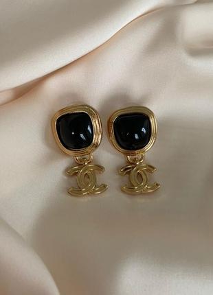 Красиві сережки зі вставками