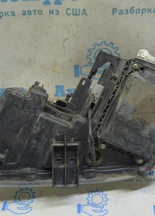 Клипса крепление фары нижняя правая lexus rx300 rx330 rx350 rx400h 04-09 52115-0e020