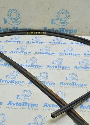 Уплотнитель стекла перед прав lexus es350 07-12 68141-33100