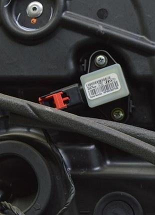 Датчик подушки безопасности дверь левый hyundai sonata 11-15 95920-1m200