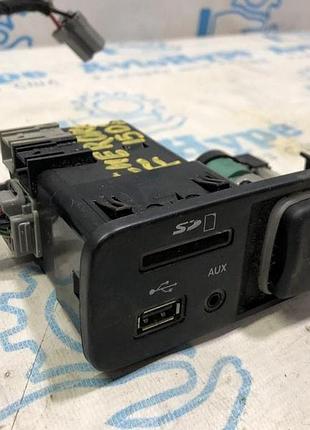 Usb hub/блок usb jeep cherokee kl 14- 68146070ad