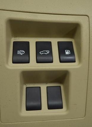 Кнопка открытия лючка бензобака передней панели lexus rx350 rx450h 10-15 84841-0e021