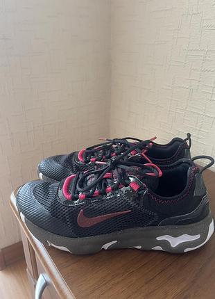 Продам оригінал кросівки nike 40 розмір,24,5 см