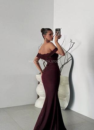 Чудова сукня від prettylittlething у відтінку бордо. розмір ххс/хс(4), тканина тягнеться. нова, з біркою