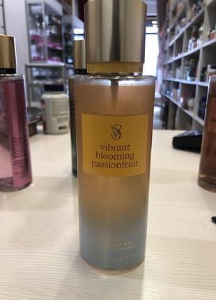 Брак vibrant blooming passionfruit новий підтікає
