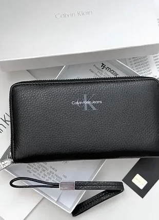 Кошелек на молнии calvin klein черный