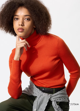 Водолазка свитер в рубчик из мериносовой шерсти uniqlo