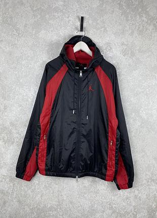 Чоловіча вітровка jordan essentials woven jacket в гарному стані, оригінал l